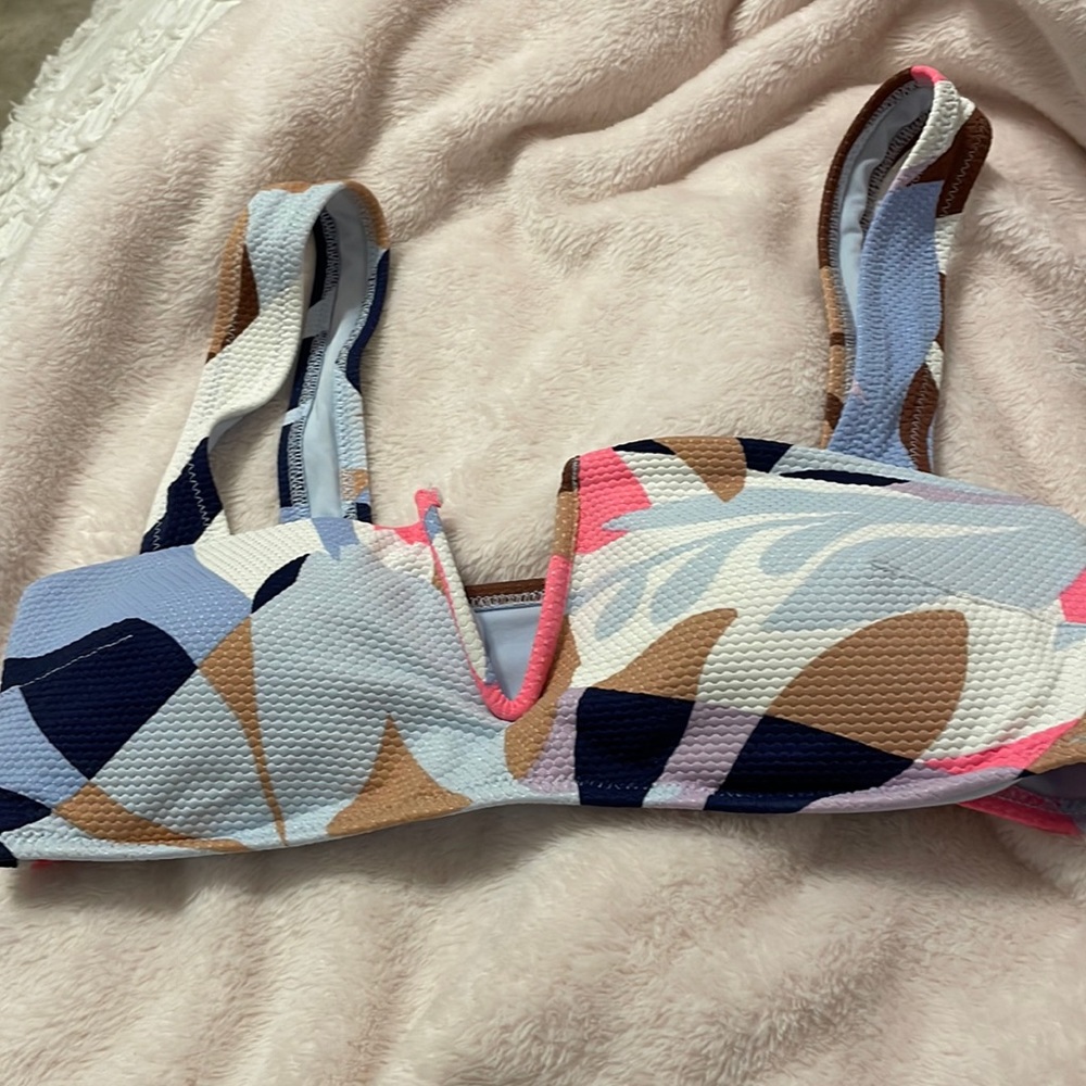 Aerie top